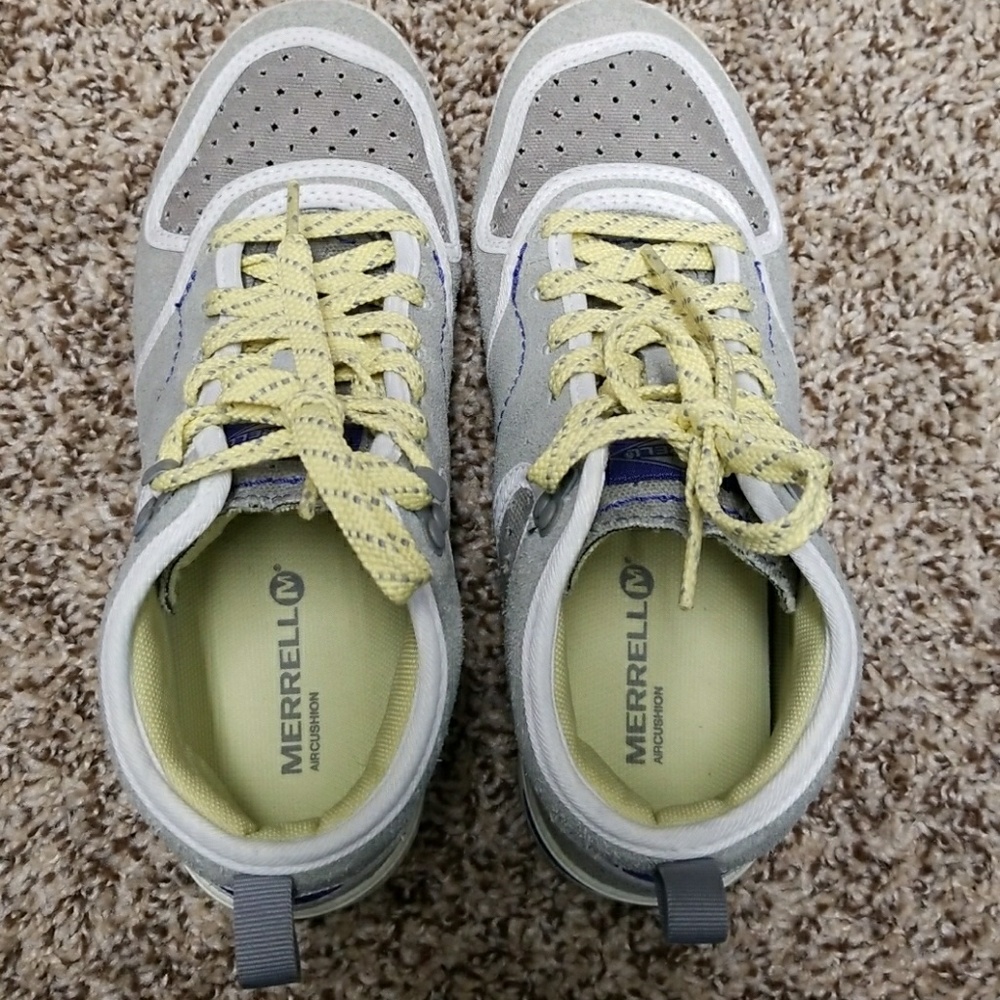 Shoes - Picture 2 of 4